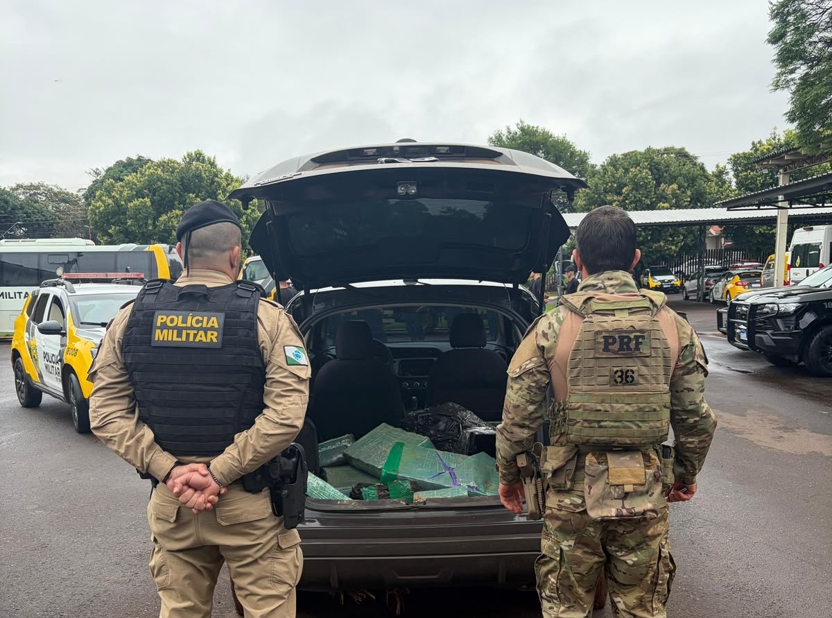 Viatura da Polícia Militar em patrulhamento ostensivo pelas ruas de Toledo