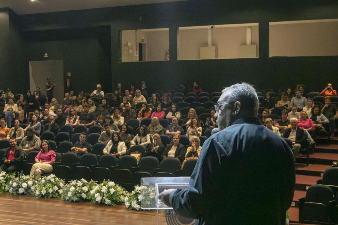 Abertura do 2º Conecta Educação, Ciência e Inovação de Toledo (Cecitol) no Teatro da Unioeste
