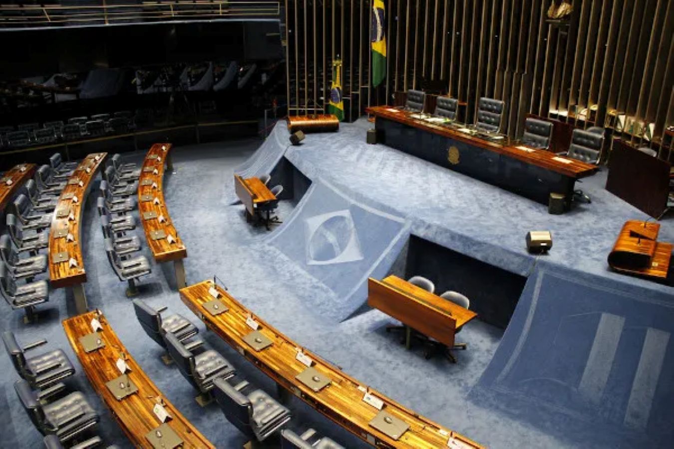 Urna eletrônica em seção eleitoral de Toledo pronta para receber os votos nas Eleições 2026
