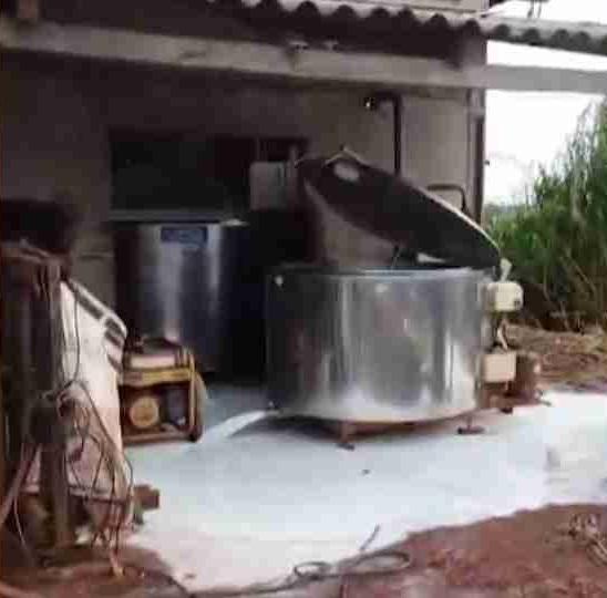 Tanque resfriador de leite em propriedade rural com funcionamento interrompido por falta de energia