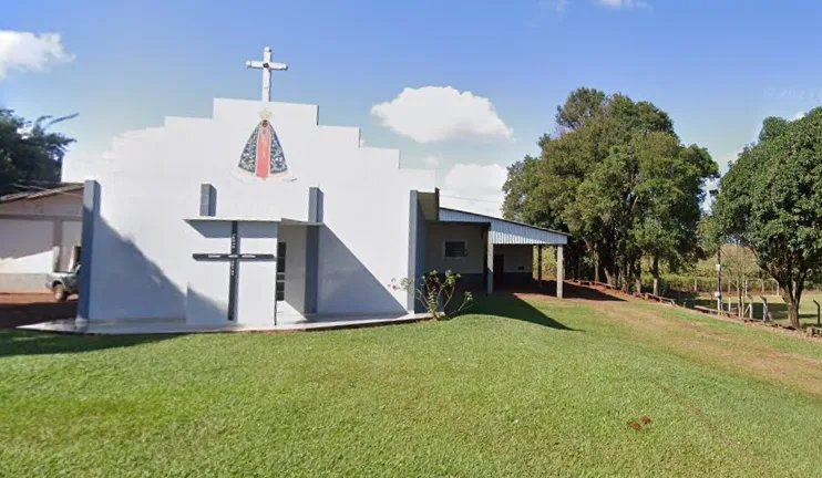 Fieis reunidos em celebração religiosa na Capela Nossa Senhora Aparecida na comunidade de Linha Buê Caé em Toledo