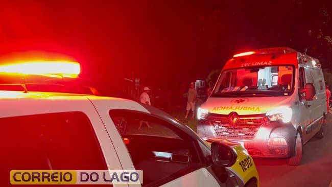 Atendimento médico de urgência pelo SAMU em via pública durante ocorrência de agressão na região