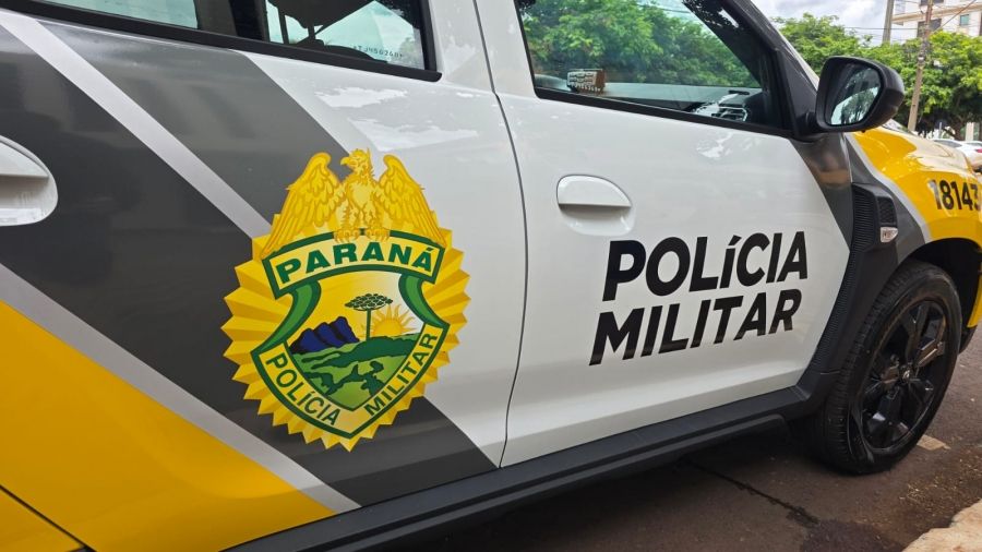 Viatura da Polícia Militar em operação de atendimento a ocorrência de resistência a mandado judicial