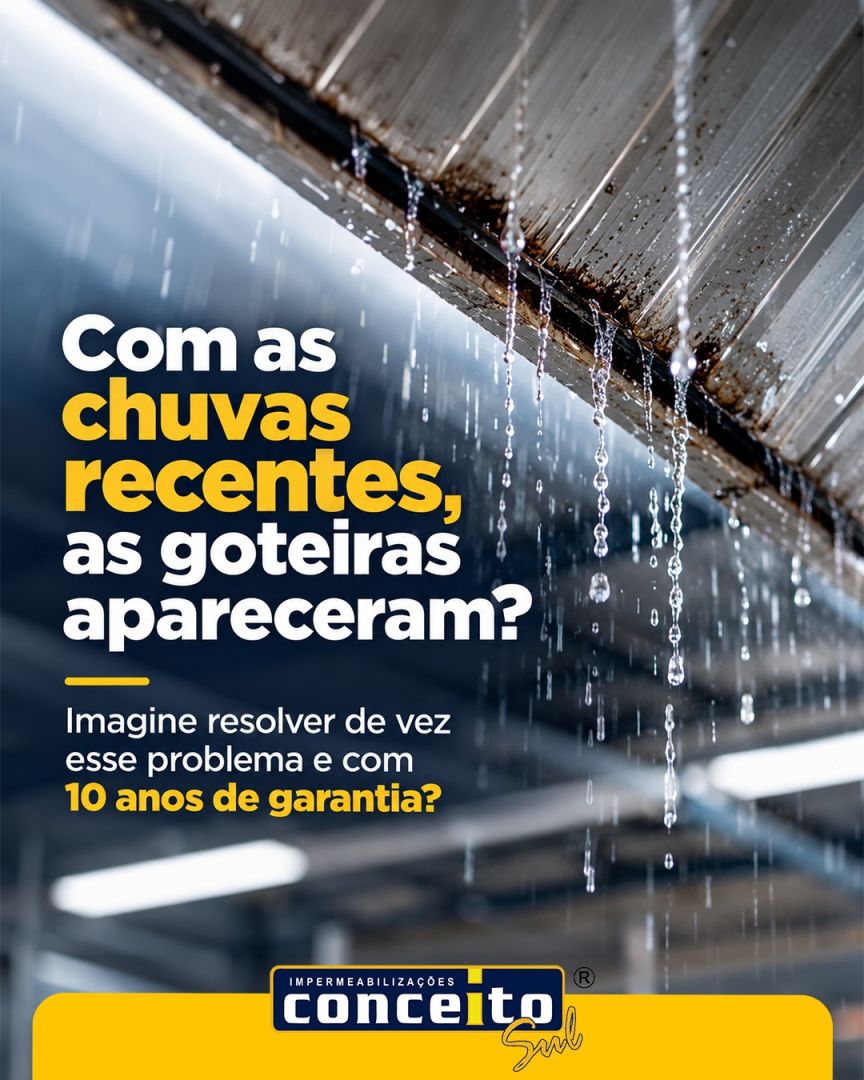 Trabalhadores realizando impermeabilização com manta asfáltica em cobertura industrial em Toledo
