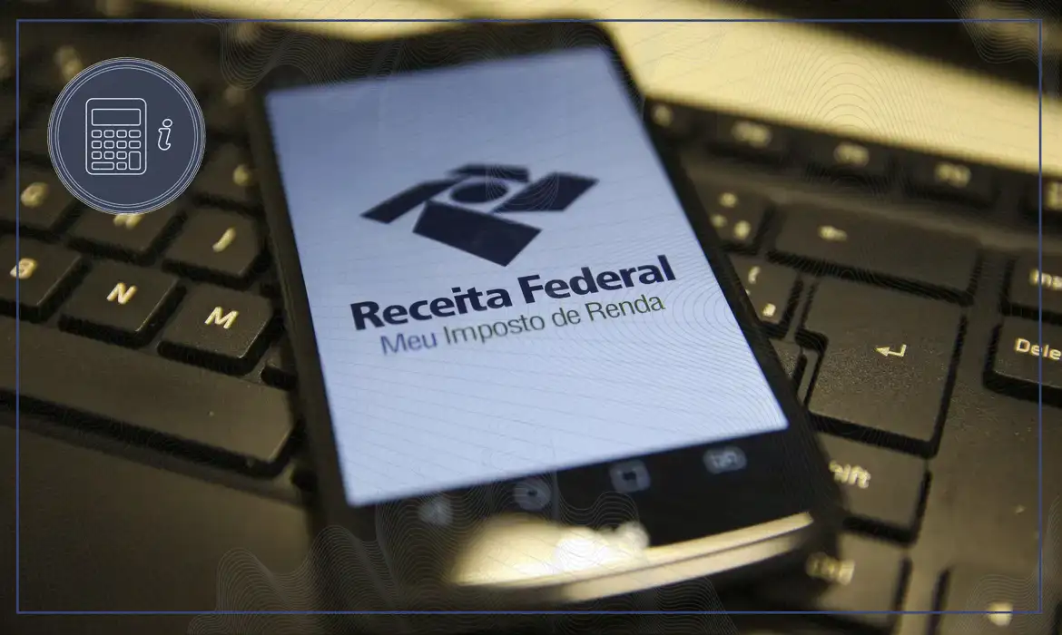 Computador exibindo a página da Receita Federal com o sistema Meu Imposto de Renda em destaque